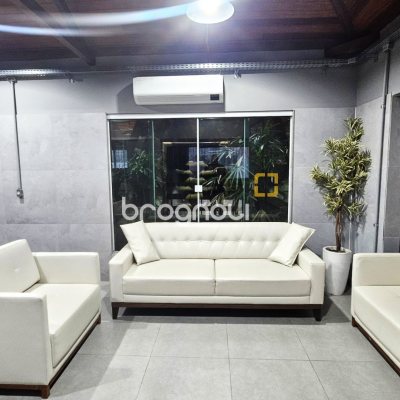 Casa Comercial com 340m², no bairro Estreito em Florianópolis