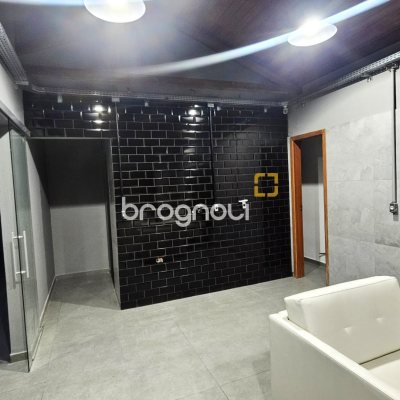 Casa Comercial com 340m², no bairro Estreito em Florianópolis