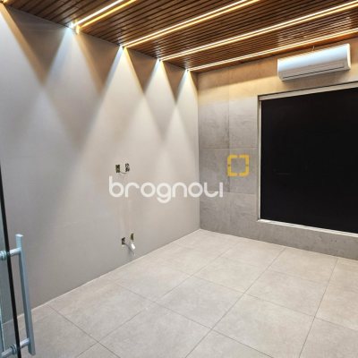 Casa Comercial com 340m², no bairro Estreito em Florianópolis