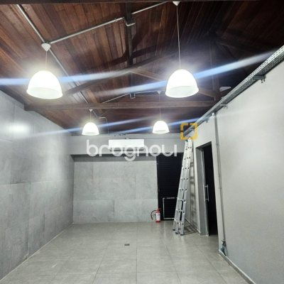 Casa Comercial com 340m², no bairro Estreito em Florianópolis