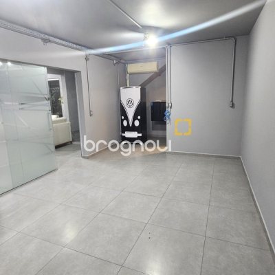 Casa Comercial com 340m², no bairro Estreito em Florianópolis