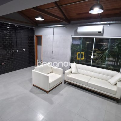 Casa Comercial com 340m², no bairro Estreito em Florianópolis