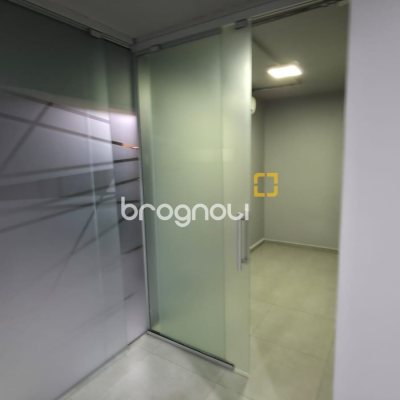Casa Comercial com 340m², no bairro Estreito em Florianópolis