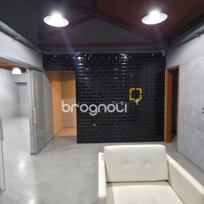 Casa Comercial com 340m², no bairro Estreito em Florianópolis