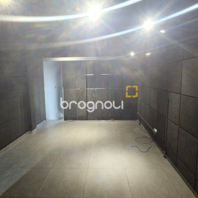 Casa Comercial com 340m², no bairro Estreito em Florianópolis