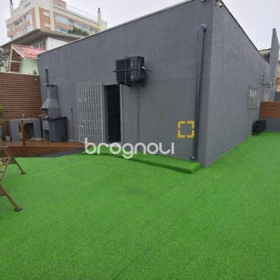 Casa Comercial com 340m², no bairro Estreito em Florianópolis