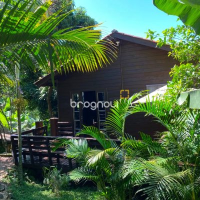 Casa com 250m², 5 quartos (sendo 1 suíte), 3 garagens, no bairro Lagoa da Conceição em Florianópolis