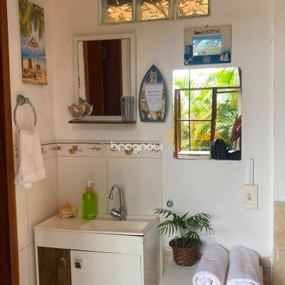Casa com 250m², 5 quartos (sendo 1 suíte), 3 garagens, no bairro Lagoa da Conceição em Florianópolis