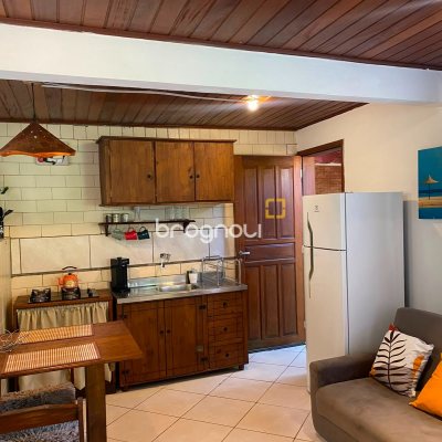 Casa com 250m², 5 quartos (sendo 1 suíte), 3 garagens, no bairro Lagoa da Conceição em Florianópolis