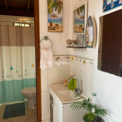 Casa com 250m², 5 quartos (sendo 1 suíte), 3 garagens, no bairro Lagoa da Conceição em Florianópolis