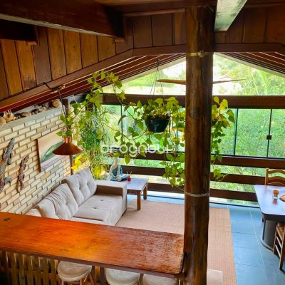 Casa com 250m², 5 quartos (sendo 1 suíte), 3 garagens, no bairro Lagoa da Conceição em Florianópolis