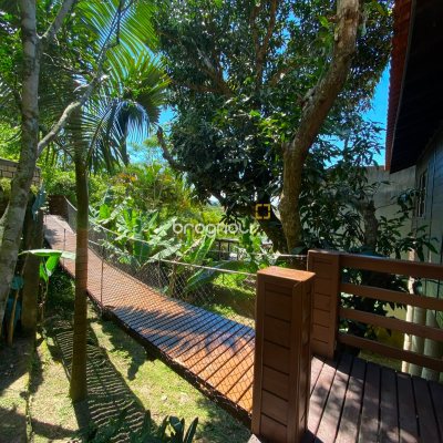Casa com 250m², 5 quartos (sendo 1 suíte), 3 garagens, no bairro Lagoa da Conceição em Florianópolis
