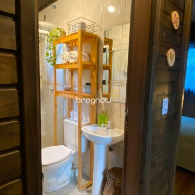 Casa com 250m², 5 quartos (sendo 1 suíte), 3 garagens, no bairro Lagoa da Conceição em Florianópolis