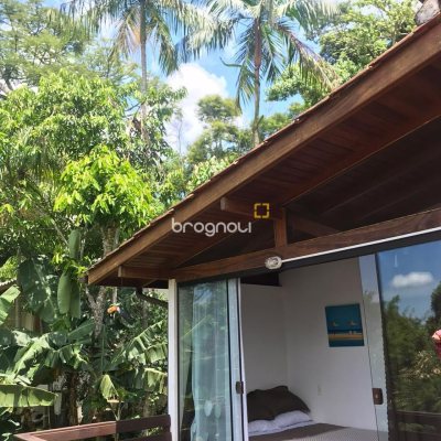 Casa com 250m², 5 quartos (sendo 1 suíte), 3 garagens, no bairro Lagoa da Conceição em Florianópolis