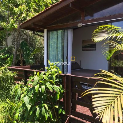 Casa com 250m², 5 quartos (sendo 1 suíte), 3 garagens, no bairro Lagoa da Conceição em Florianópolis