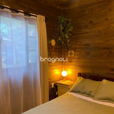 Casa com 250m², 5 quartos (sendo 1 suíte), 3 garagens, no bairro Lagoa da Conceição em Florianópolis
