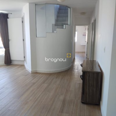 Cobertura com 83m², 3 quartos (sendo 1 suíte), 1 garagem, no bairro Carvoeira em Florianópolis