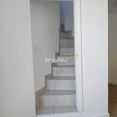 Cobertura com 83m², 3 quartos (sendo 1 suíte), 1 garagem, no bairro Carvoeira em Florianópolis