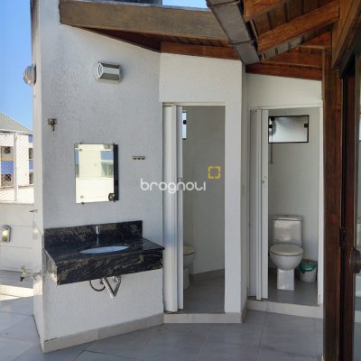 Cobertura com 83m², 3 quartos (sendo 1 suíte), 1 garagem, no bairro Carvoeira em Florianópolis
