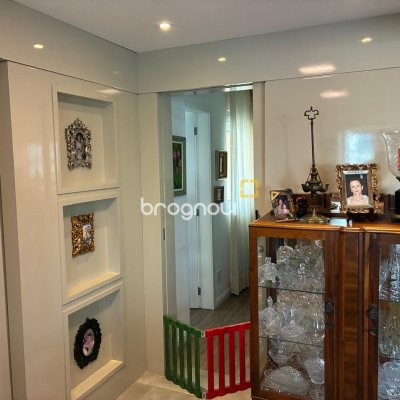 Apartamento com 93m², 2 quartos (sendo 2 suítes), 2 garagens, no bairro Agronômica em Florianópolis