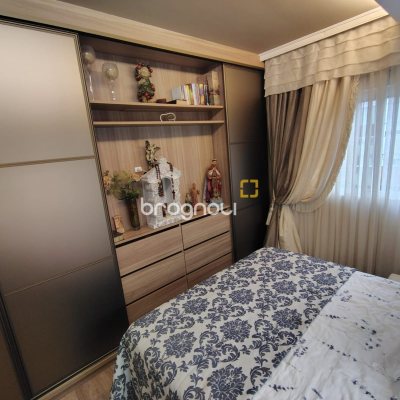 Apartamento com 93m², 2 quartos (sendo 2 suítes), 2 garagens, no bairro Agronômica em Florianópolis