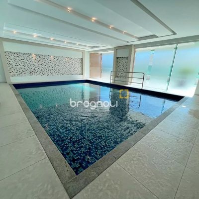 Apartamento com 93m², 2 quartos (sendo 2 suítes), 2 garagens, no bairro Agronômica em Florianópolis