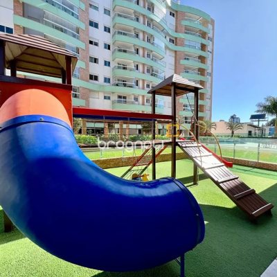 Apartamento com 93m², 2 quartos (sendo 2 suítes), 2 garagens, no bairro Agronômica em Florianópolis