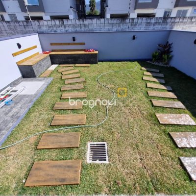 Casa de Condomínio com 152m², 3 quartos (sendo 1 suíte), 1 garagem, no bairro Beira Rio em Biguaçu