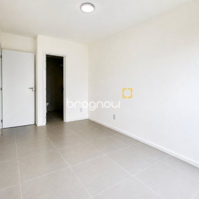 Apartamento com 53m², 2 quartos (sendo 1 suíte), 1 garagem, no bairro Ipiranga em São José