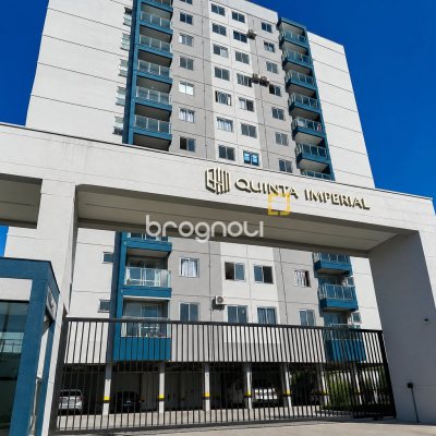 Apartamento com 53m², 2 quartos (sendo 1 suíte), 1 garagem, no bairro Ipiranga em São José