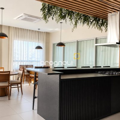 Apartamento com 53m², 2 quartos (sendo 1 suíte), 1 garagem, no bairro Ipiranga em São José