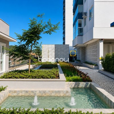 Apartamento com 53m², 2 quartos (sendo 1 suíte), 1 garagem, no bairro Ipiranga em São José