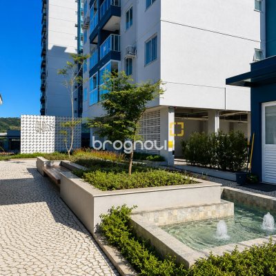 Apartamento com 53m², 2 quartos (sendo 1 suíte), 1 garagem, no bairro Ipiranga em São José