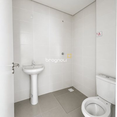 Apartamento com 53m², 2 quartos (sendo 1 suíte), 1 garagem, no bairro Ipiranga em São José