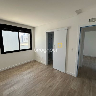 Casa de Condomínio com 194m², 3 quartos (sendo 1 suíte), 2 garagens, no bairro Beira Rio em Biguaçu
