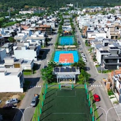 Casa de Condomínio com 194m², 3 quartos (sendo 1 suíte), 2 garagens, no bairro Beira Rio em Biguaçu