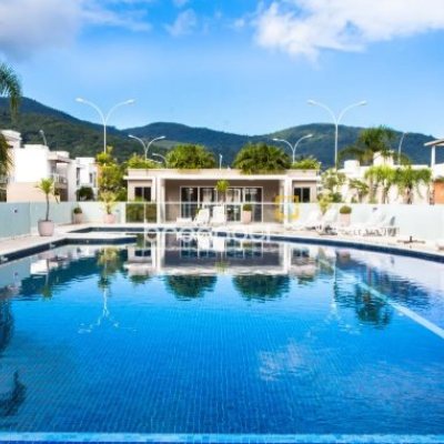 Casa de Condomínio com 194m², 3 quartos (sendo 1 suíte), 2 garagens, no bairro Beira Rio em Biguaçu