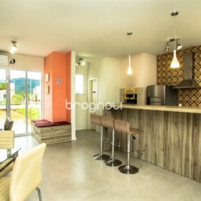 Casa de Condomínio com 194m², 3 quartos (sendo 1 suíte), 2 garagens, no bairro Beira Rio em Biguaçu