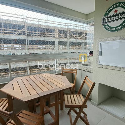 Apartamento com 81m², 3 quartos (sendo 1 suíte), 4 garagens, no bairro Abraão em Florianópolis