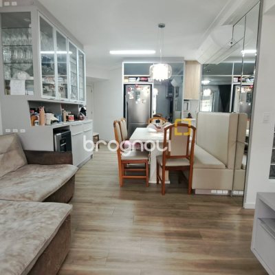 Apartamento com 81m², 3 quartos (sendo 1 suíte), 4 garagens, no bairro Abraão em Florianópolis