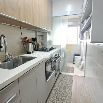 Apartamento com 81m², 3 quartos (sendo 1 suíte), 4 garagens, no bairro Abraão em Florianópolis