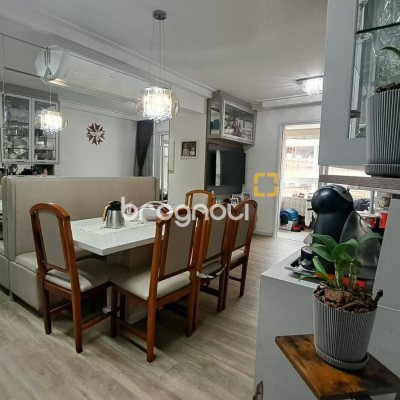Apartamento com 81m², 3 quartos (sendo 1 suíte), 4 garagens, no bairro Abraão em Florianópolis