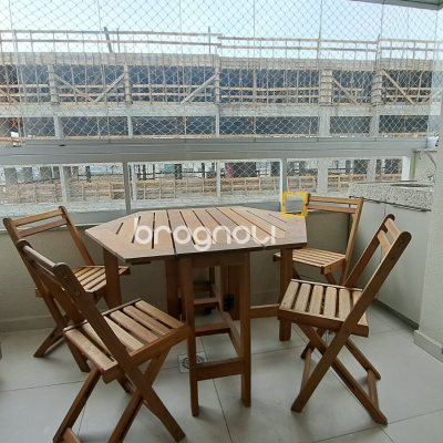 Apartamento com 81m², 3 quartos (sendo 1 suíte), 4 garagens, no bairro Abraão em Florianópolis