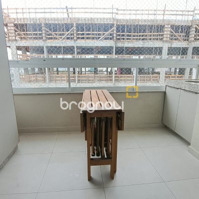 Apartamento com 81m², 3 quartos (sendo 1 suíte), 4 garagens, no bairro Abraão em Florianópolis