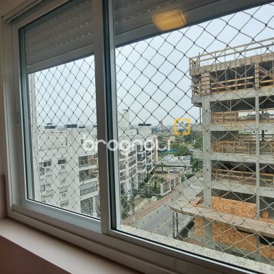 Apartamento com 81m², 3 quartos (sendo 1 suíte), 4 garagens, no bairro Abraão em Florianópolis