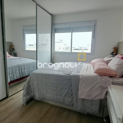 Apartamento com 81m², 3 quartos (sendo 1 suíte), 4 garagens, no bairro Abraão em Florianópolis