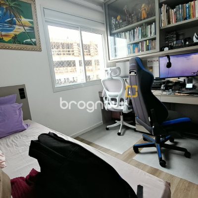Apartamento com 81m², 3 quartos (sendo 1 suíte), 4 garagens, no bairro Abraão em Florianópolis