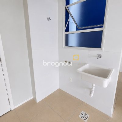 Apartamento com 50m², 2 quartos, 1 garagem, no bairro Praia de Fora em Palhoça