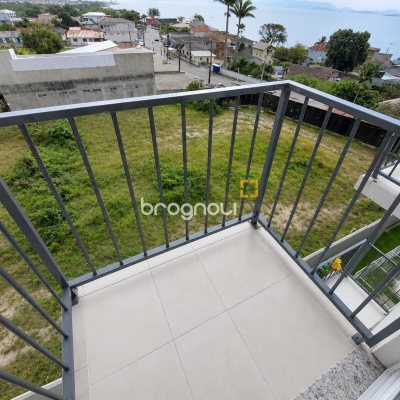 Apartamento com 50m², 2 quartos, 1 garagem, no bairro Praia de Fora em Palhoça