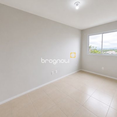 Apartamento com 50m², 2 quartos, 1 garagem, no bairro Praia de Fora em Palhoça